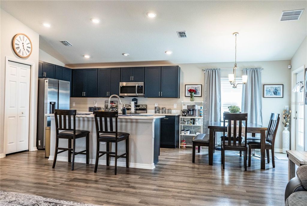 Image 12 of property listing at 928 ARUBA AVENUE, Mulberry, FL 33860