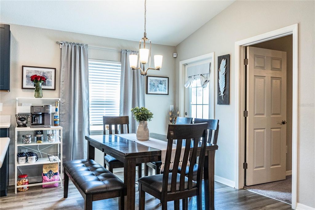 Image 20 of property listing at 928 ARUBA AVENUE, Mulberry, FL 33860