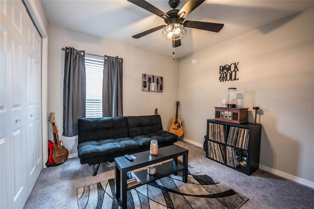 Image 31 of property listing at 928 ARUBA AVENUE, Mulberry, FL 33860