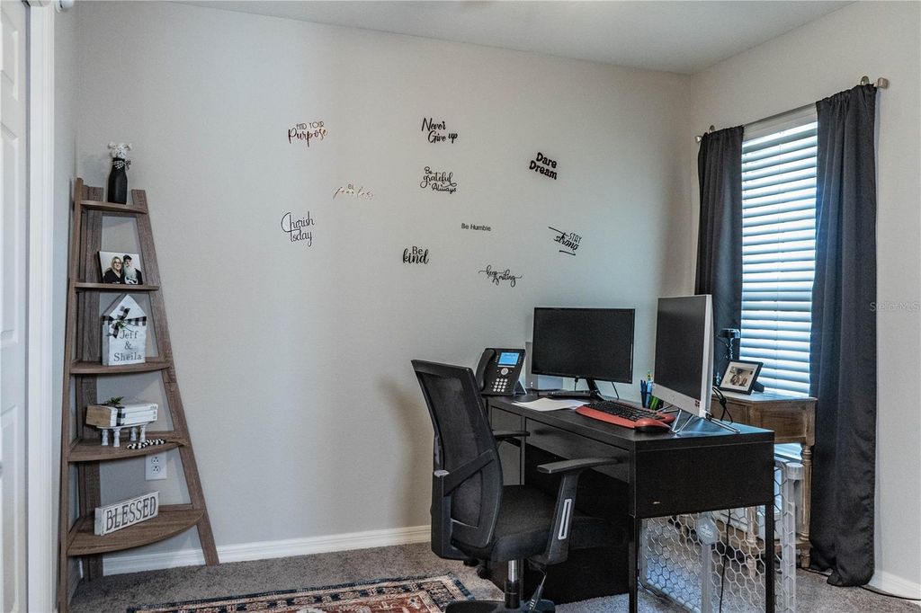 Image 33 of property listing at 928 ARUBA AVENUE, Mulberry, FL 33860