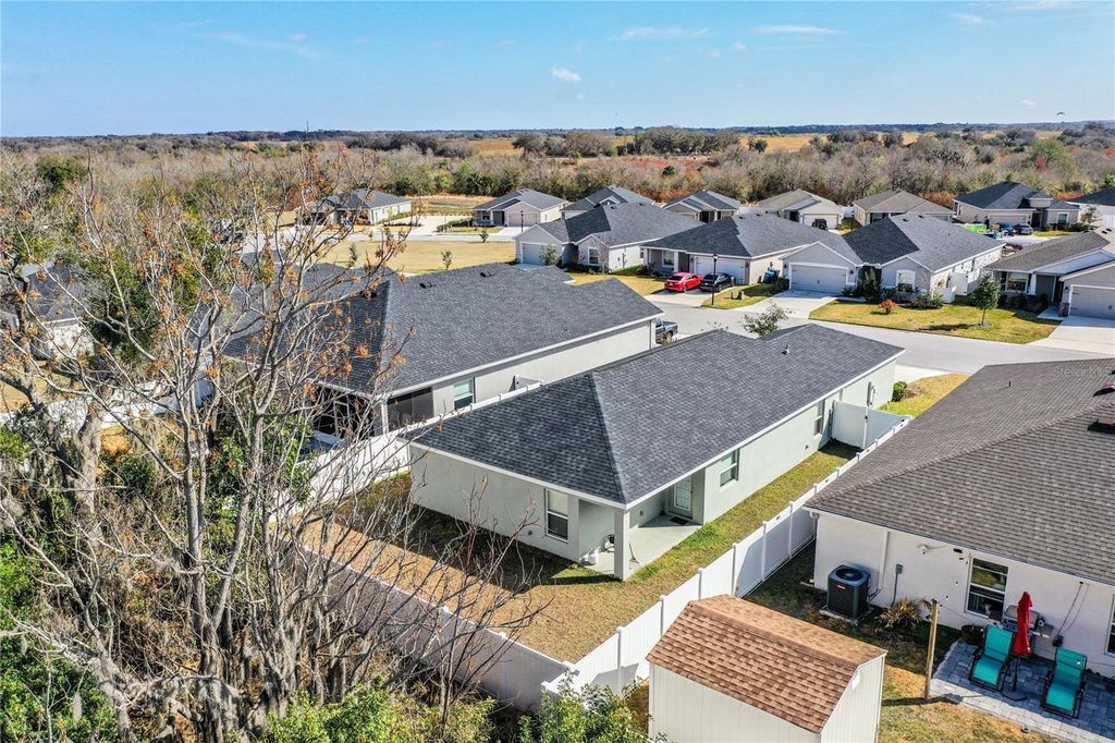 Image 45 of property listing at 928 ARUBA AVENUE, Mulberry, FL 33860