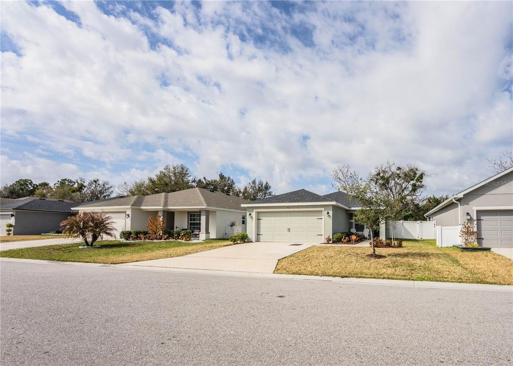 Image 58 of property listing at 928 ARUBA AVENUE, Mulberry, FL 33860