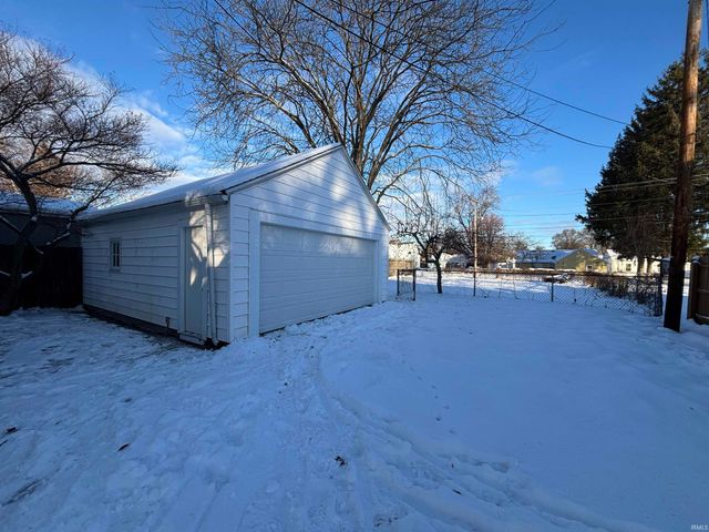 2710 Waynewood Drive, Fort Wayne, IN 46809