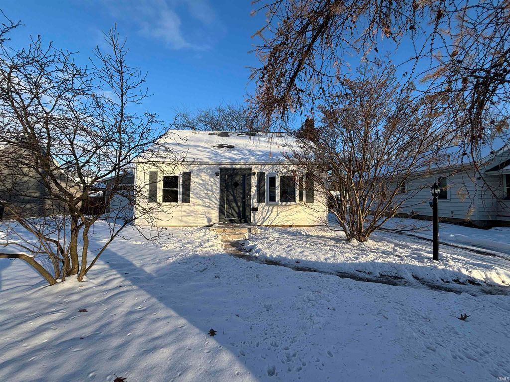 2710 Waynewood Drive, Fort Wayne, IN 46809