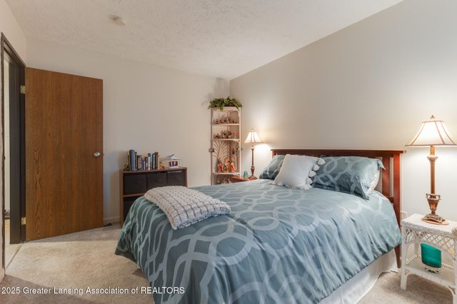 1571 W Pond Drive, 20, Okemos, MI 48864