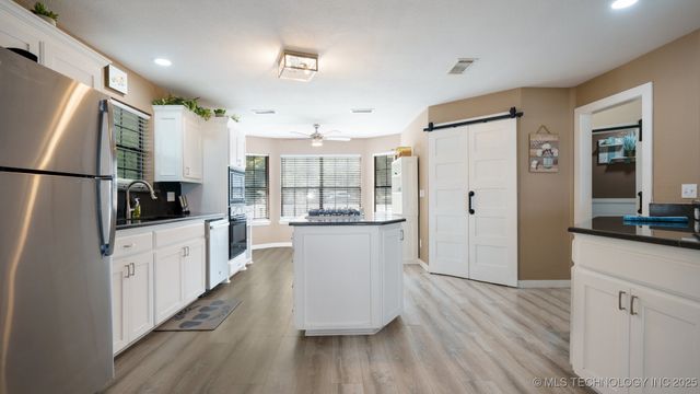 3942 Elm Drive, Kingston, OK 73439