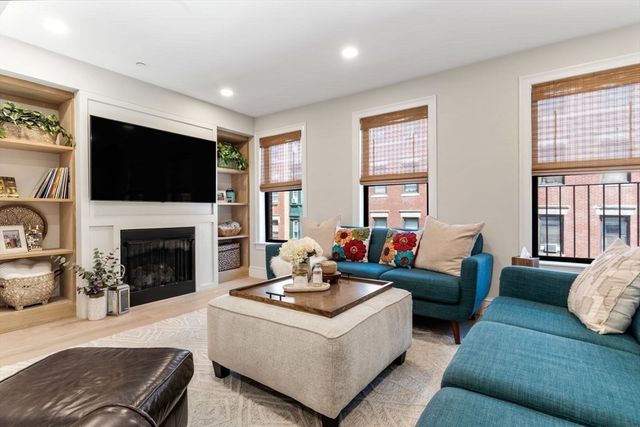 82 Endicott Street 3, Boston, MA 02113