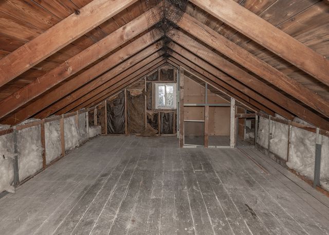 1717 6th Street, Rock Island, IL 61201