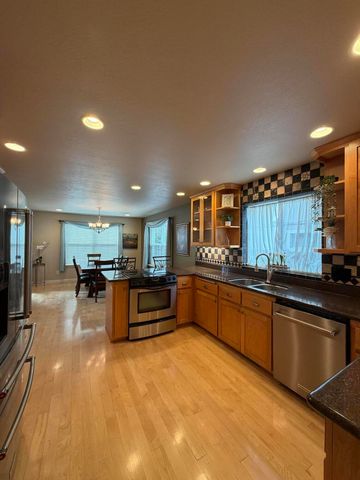 739 Spring Valley Drive, Medford, OR 97501