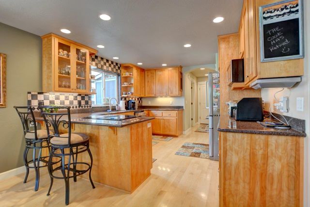 739 Spring Valley Drive, Medford, OR 97501