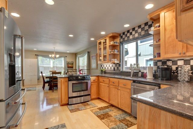 739 Spring Valley Drive, Medford, OR 97501