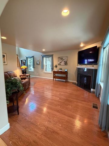 739 Spring Valley Drive, Medford, OR 97501