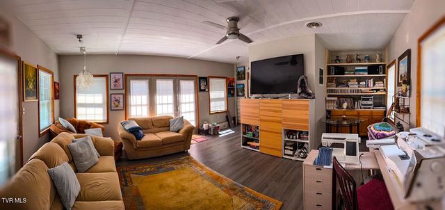 568 Possum Creek Road, Bluff City, TN 37618