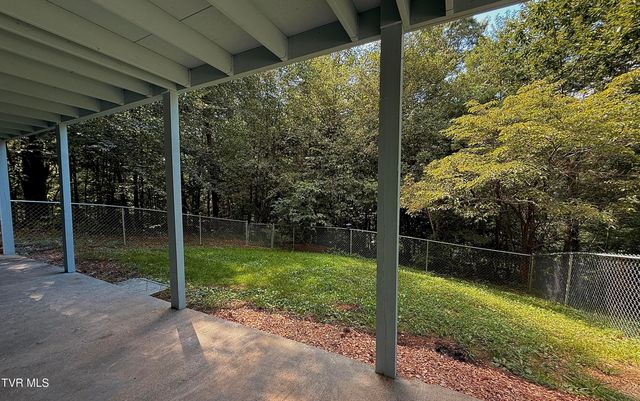 568 Possum Creek Road, Bluff City, TN 37618