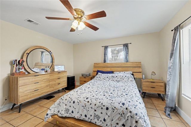 629 W Yoakum Ave, Aransas Pass, TX 78336