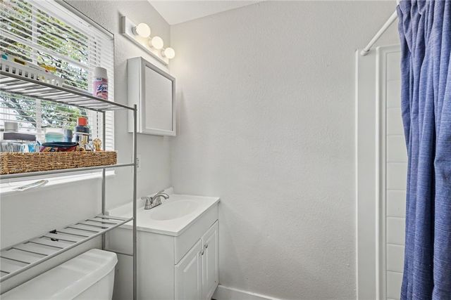 629 W Yoakum Ave, Aransas Pass, TX 78336