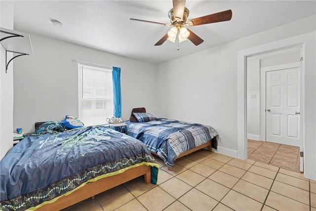 629 W Yoakum Ave, Aransas Pass, TX 78336