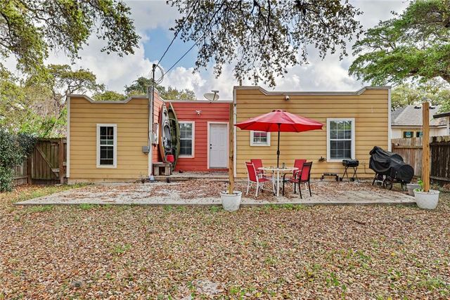 629 W Yoakum Ave, Aransas Pass, TX 78336