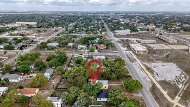 629 W Yoakum Ave, Aransas Pass, TX 78336