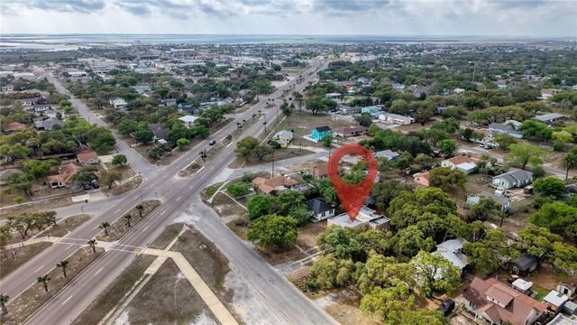 629 W Yoakum Ave, Aransas Pass, TX 78336