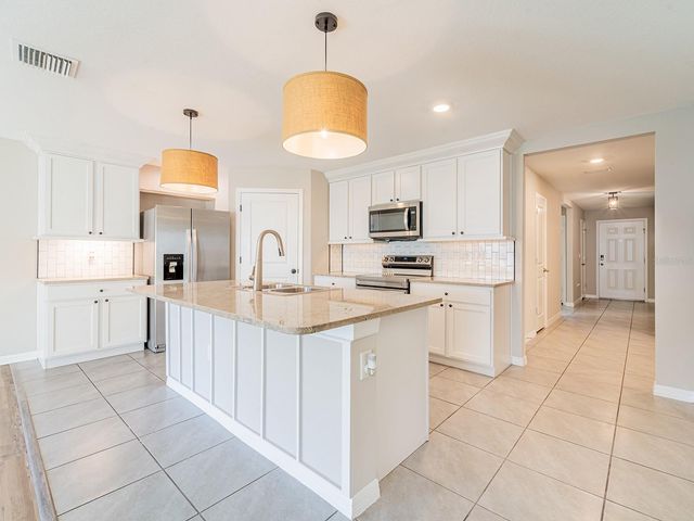 13748 WINEBERRY DRIVE, Dade City, FL 33525
