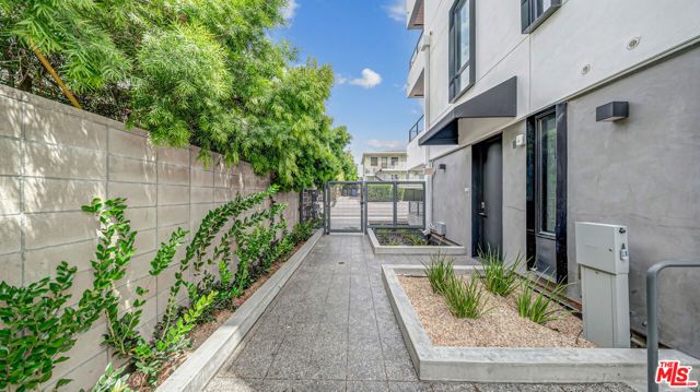 1257 N Detroit Street 102, West Hollywood, CA 90046