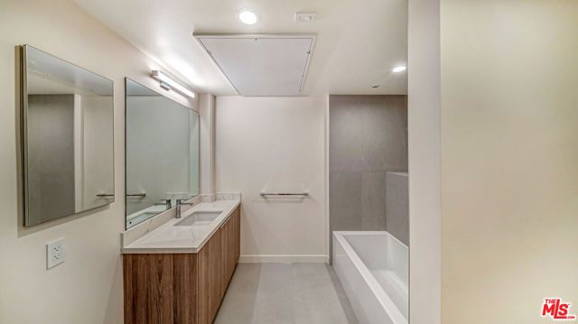 1257 N Detroit Street 102, West Hollywood, CA 90046
