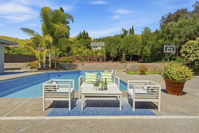 3845 Suncrest Avenue, San Jose, CA 95132