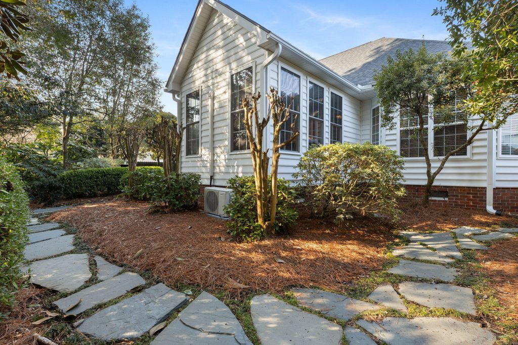 Image 32 of property listing at 406 Prestwick Court, Summerville, SC 29483