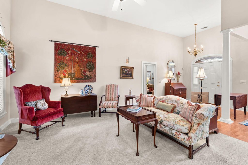 Image 9 of property listing at 406 Prestwick Court, Summerville, SC 29483