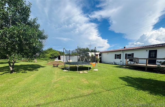 302 SW 2nd Street, Kingston, OK 73439