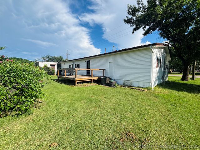 302 SW 2nd Street, Kingston, OK 73439