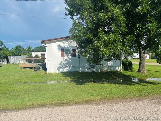302 SW 2nd Street, Kingston, OK 73439