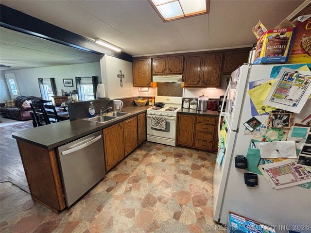302 SW 2nd Street, Kingston, OK 73439
