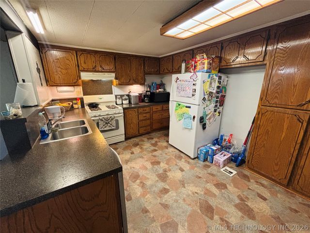 302 SW 2nd Street, Kingston, OK 73439