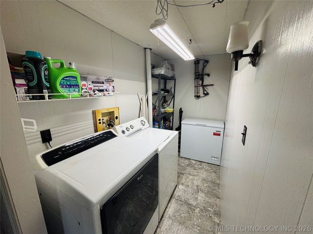 302 SW 2nd Street, Kingston, OK 73439
