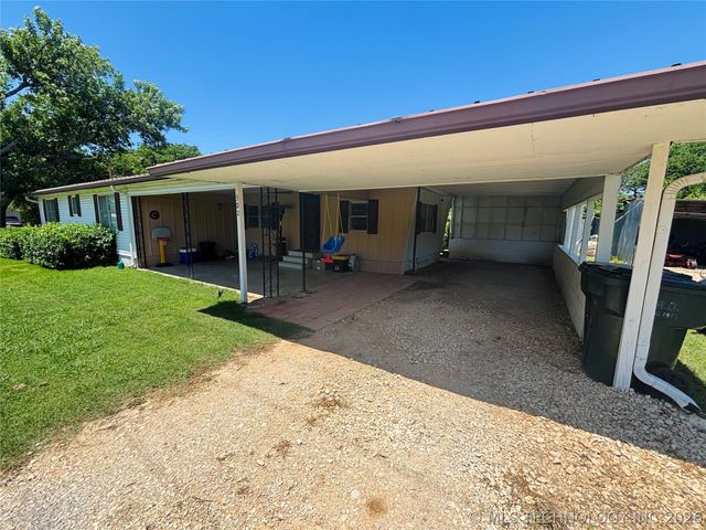 302 SW 2nd Street, Kingston, OK 73439