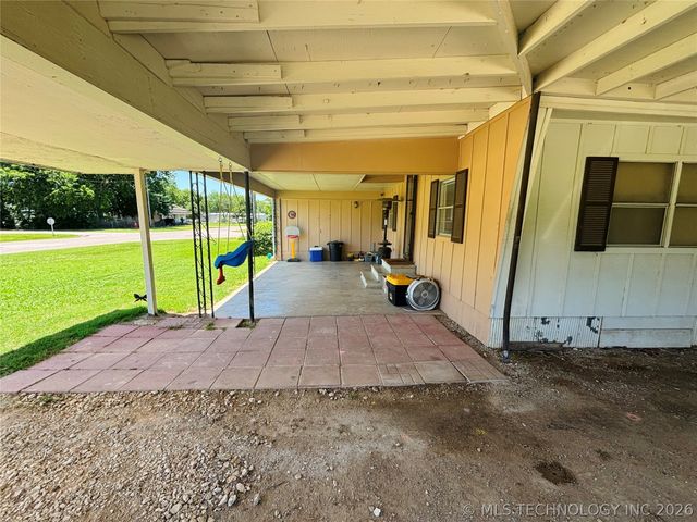 302 SW 2nd Street, Kingston, OK 73439
