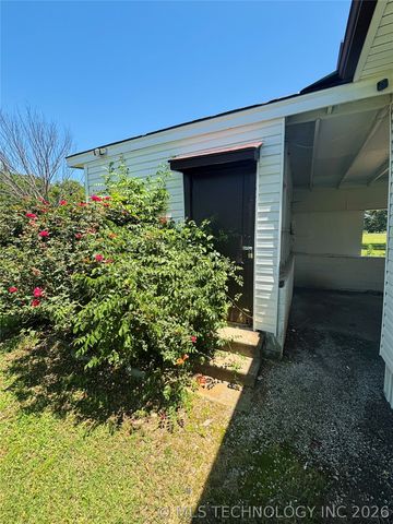 302 SW 2nd Street, Kingston, OK 73439