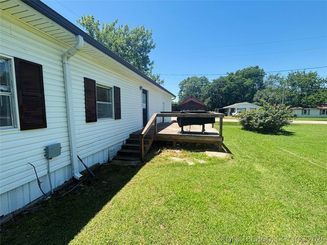 302 SW 2nd Street, Kingston, OK 73439