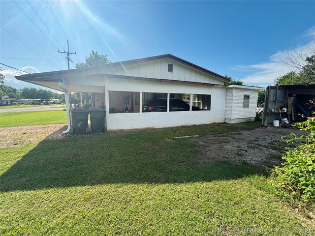 302 SW 2nd Street, Kingston, OK 73439