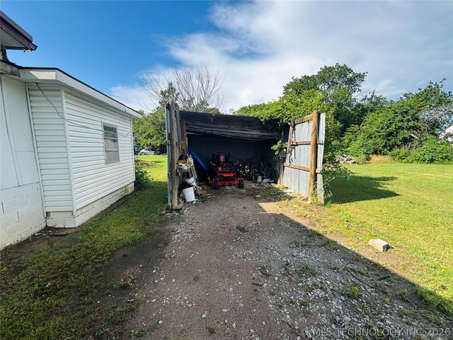 302 SW 2nd Street, Kingston, OK 73439
