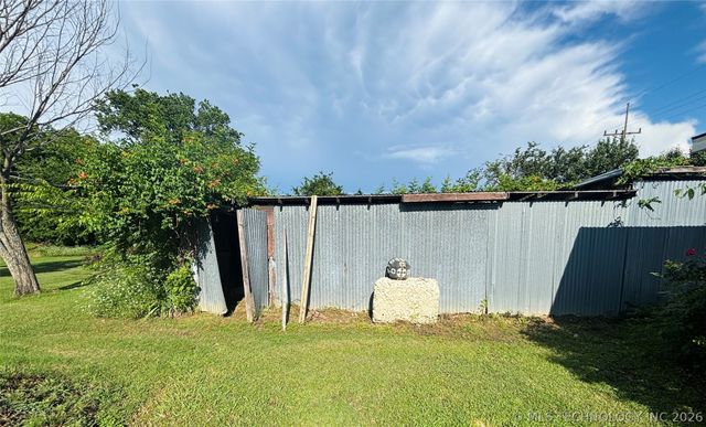 302 SW 2nd Street, Kingston, OK 73439