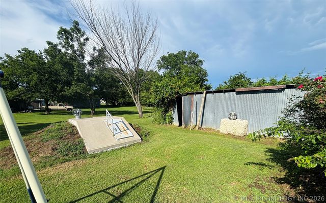 302 SW 2nd Street, Kingston, OK 73439