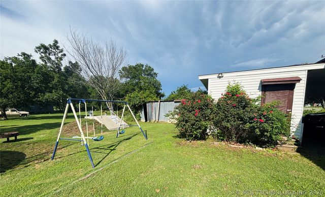 302 SW 2nd Street, Kingston, OK 73439