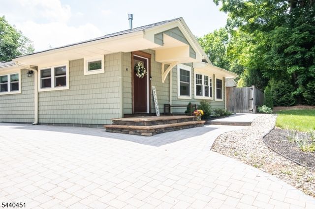 6 Ford Dr, Jefferson Twp., NJ 07438