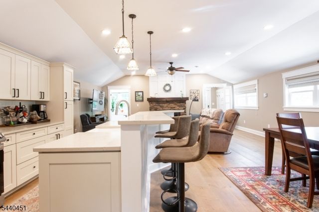 6 Ford Dr, Jefferson Twp., NJ 07438