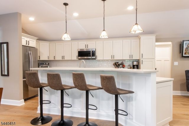 6 Ford Dr, Jefferson Twp., NJ 07438