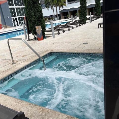 50 Biscayne Blvd 705, Miami, FL 33132