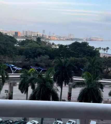 50 Biscayne Blvd 705, Miami, FL 33132